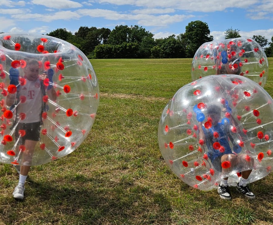 Bubble-Balls bei der Sommerfreizeit 2025