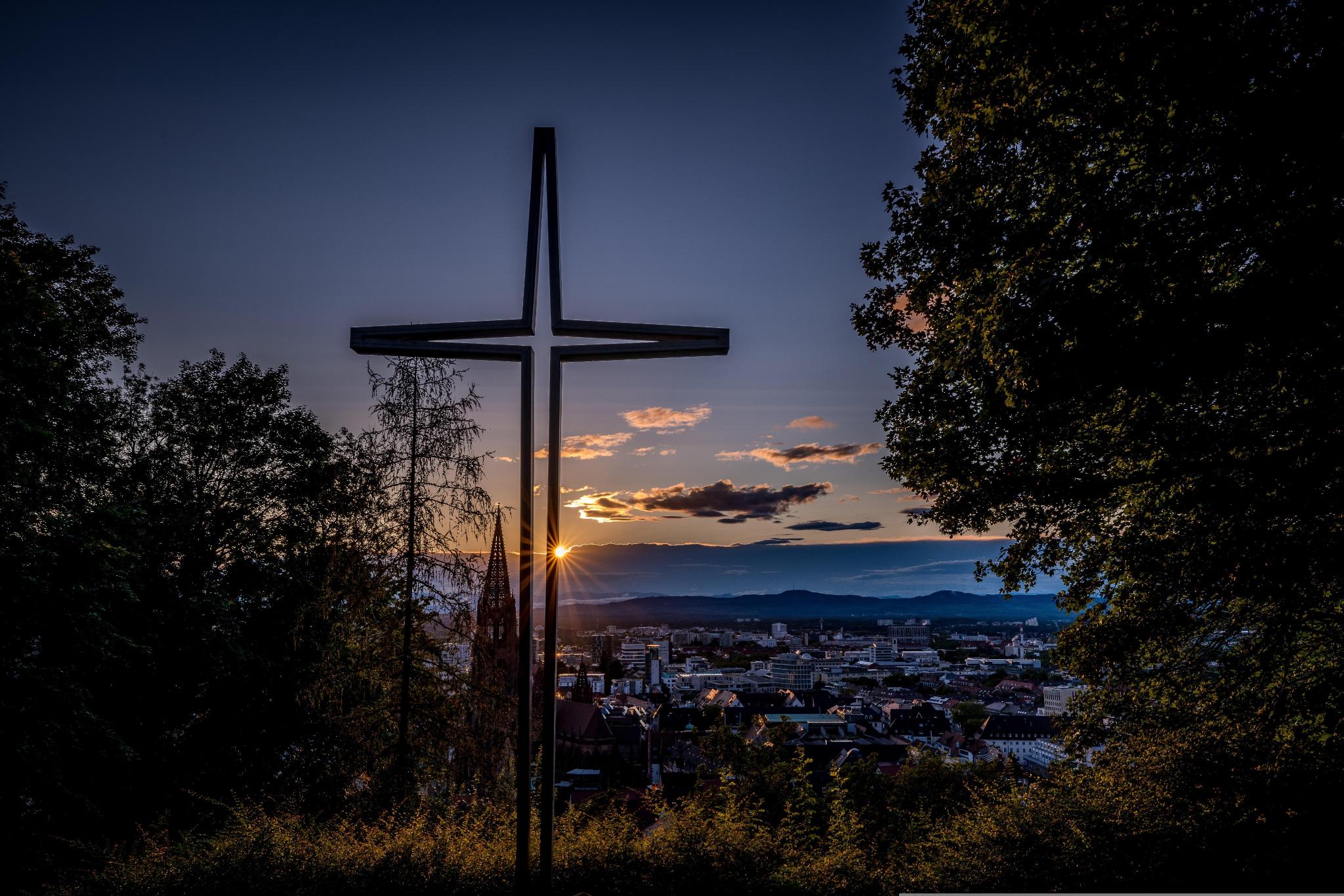cross-6534065_by_hschmider_pixabay_pbs