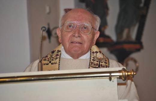 Bei der Altarweihe in Dörth