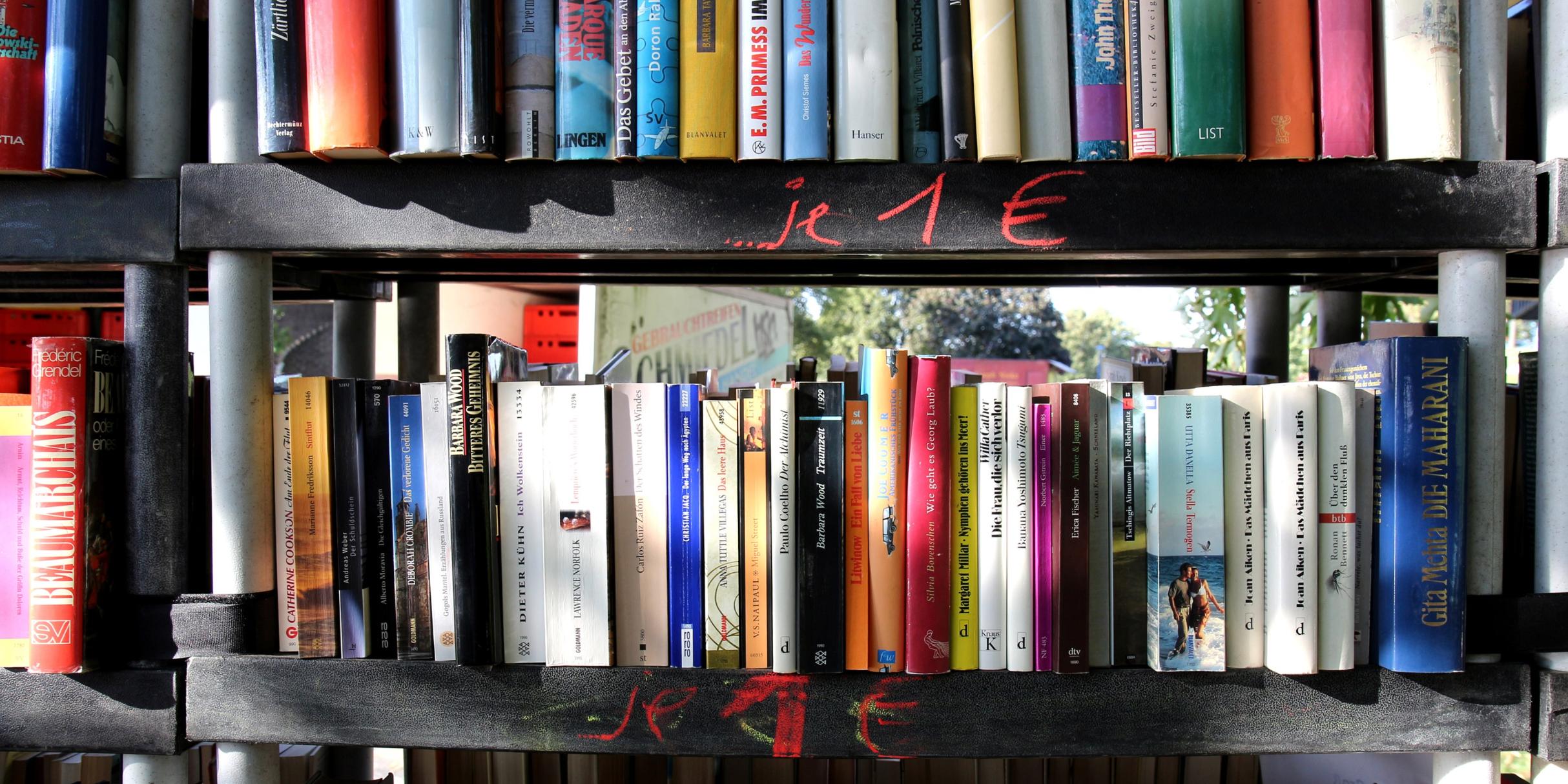 Adventsausstellung und Bücherflohmarkt